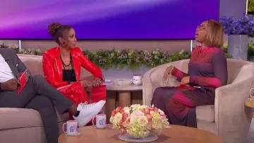 Vestido largo de cuello alto de Asos Daska usado por Jennifer Hudson como se ve en The Jennifer Hudson Show el 29 de octubre de 2024