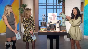 Maeve at Anthropologie Mini-robe à bulles ceinturée à col long portée par Chi-Lan Lieu comme on le voit dans The Talk le 11 novembre 2024