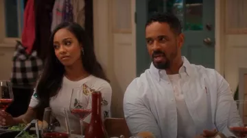 Alice + Olivia Ciara Pull papillon en laine porté par Ivy (Essence Atkins) comme on le voit dans la maison de Papy (S01E04)