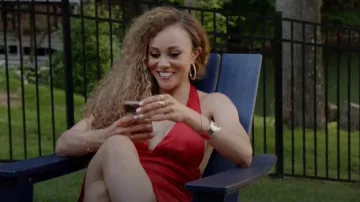 Minivestido de satén con corte al bies y espalda de corredor en rojo de Asos Design usado por Ashley Darby como se ve en The Real Housewives of Potomac (T09E06)