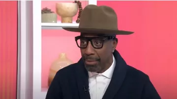 Tom Ford Eyewear Renee Gafas de montura cuadrada usadas por J. B. Smoove como se ve en Today with Hoda & Jenna el 8 de noviembre de 2024