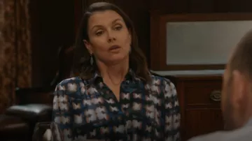 Nic+Zoe Indigo/Multi Shibori Glow Button Front Shirt usado por Erin Reagan (Bridget Moynahan) como se ve en Blue Bloods (T14E14)