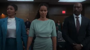 Calvin Klein Dolman Faux Wrap Scuba Crepe Vestido usado por Shanelle Tucker (Shannon Kane) como se ve en Reasonable Doubt (S02E10)