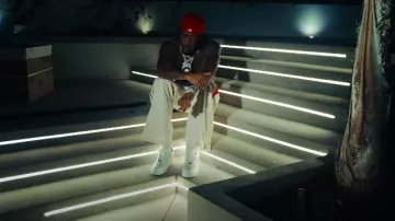 Nike Air Force 1 Low White usadas por Hunxho en Hunxho - Worth It (feat. Fridayy) [Video Oficial]