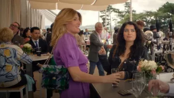 Bolso bandolera de tweed usado por Eva Garvey (Sharon Horgan) como se ve en Bad Sisters (T02E01)