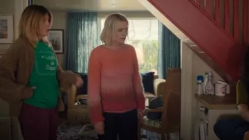 Punto de Rose Carmine usado por Grace Williams (Anne-Marie Duff) como se ve en Bad Sisters (T02E02)