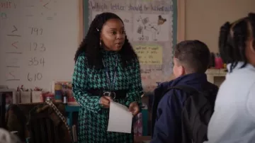 Y.A.S Exclusive Long Sleeve Printed Midi Dress in Green worn by Janine Teagues (Quinta Brunson) as seen in Abbott Elementary (S04E06)