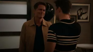 Veste A.P.C. Gilles portée par Owen Strand (Rob Lowe) telle qu’on la voit dans 9-1-1 : Lone Star (S05E07)