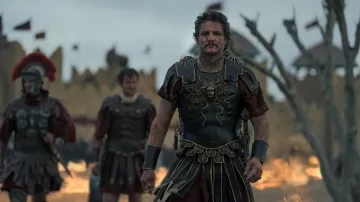 Vestuario de la película Gladiator II: Pedro Pascal usa trajes de armadura romana general para retratar a Marco Acacio