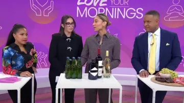 Camisa Alice + Olivia Willa en Le Parisien Black usada por Sheinelle Jones como se ve en Today el 14 de noviembre de 2024