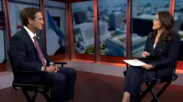 Loft Tweed Double Breasted Blazer worn by Liz Kreutz as seen in Today on November 15, 2024