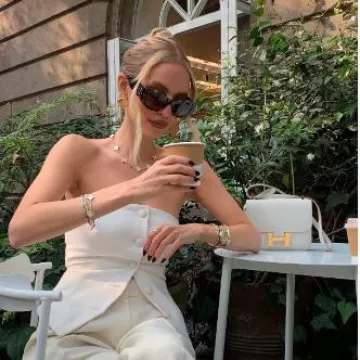 Van Cleef & Arpels Vintage Alhambra Necklace worn by  Leonie Hanne on her Instagram Story on November 16, 2024