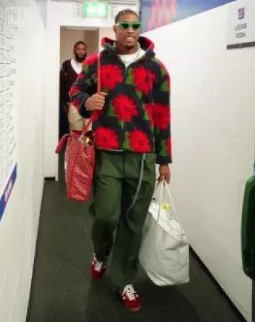 Song For The Mute Olive Green Rope Detail Pleated Pants worn by Isaiah Simmons on the Instagram account @nygiants