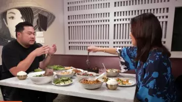 Haut Ted Baker Margiel porté par Meg Oliver tel qu’on le voit dans CBS Mornings le 17 novembre 2024