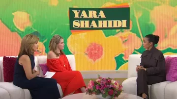 Pantalones sastre Ferragamo Turn-up usados por Yara Shahidi como se ve en Today with Hoda & Jenna el 18 de noviembre de 2024