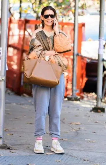Khaite Amelia Tote Bag worn by  Katie Holmes in New York City on November 7, 2024