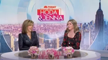 Vestido de Rixo Yas usado por Jenna Bush Hager como se ve en Today with Hoda & Jenna el 19 de noviembre de 2024