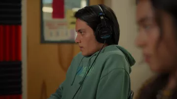 High Tech of Freeridge TV series: Cameron (Tenzing Norgay Trainor) uses Sony Headphones in season 1, episode 4