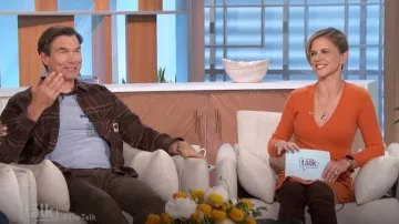 Camiseta de franela de Polar Skate Co Mike usada por Jerry O'Connell como se ve en The Talk el 15 de noviembre de 2024