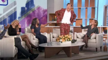 Pantalones de traje de cachemira Brooks Brothers Slim Fit en mezcla de algodón usados por Jerry O'Connell como se vio en The Talk el 18 de noviembre de 2024