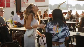 Bolso de hombro de cuero Prada Arqué usado por Brynn Whitfield como se ve en The Real Housewives of New York City (T15E08)