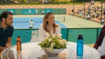 Reiss Contrast V-Neck Jumper in Light Pink worn by Ava Bartlett (Kaley Cuoco) as seen in Based on a True Story (S02E02)