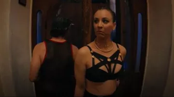 Soutien-gorge Whitney de l’agent provocateur porté par Ava Bartlett (Kaley Cuoco) comme on le voit dans Basé sur une histoire vraie (S02E04)
