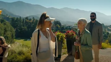 Banana Republic Vida Shoulder Bag worn by Ava Bartlett (Kaley Cuoco) as seen in Based on a True Story (S02E05)