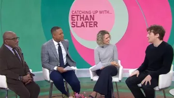 Talbots Cashmere Perfect Turtleneck usado por Dylan Dreyer como se ve en Today el 22 de noviembre de 2024