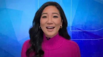 Maeve The Gretchen Cozy Mock-Neck Sweater porté par Kathy Park comme on le voit dans Today le 22 novembre 2024