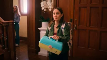 Claire's Makeup Caboodle In Sky Blue & Lemon Yellow used by Kimberly Finkle (Pauline Chalamet) as seen in The Sex Lives of College Girls (S03E01)