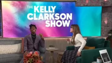 Falda de Tanya Taylor Thea usada por Kelly Clarkson como se ve en The Kelly Clarkson Show el 11 de noviembre de 2024