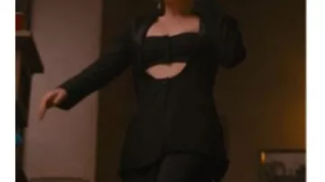 Outfits of Cruel Intentions TV series: Caroline Merteuil (Sarah Catherine Hook) wears Black Cut Out Blazer in season 1, episode 6