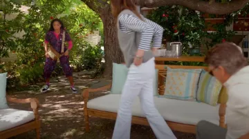 Vans Old Skool Sneakers worn by Gaby (Jessica Williams) as seen in Shrinking (S02E06)