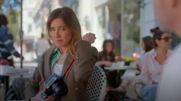 Free People x We The Free Freddie Chemise portée par Liz (Christa Miller) comme on le voit dans Shrinking (S02E06)