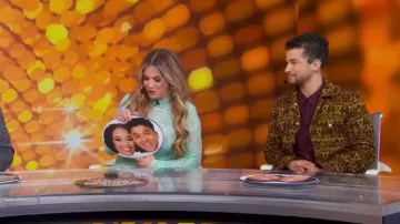Vestido Retrofete Gilana en color pistacho usado por Allison Holker como se vio en Good Morning America el 26 de noviembre de 2024