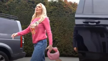 Suéter de perlas Gucci Wool Cat Tea Cup usado por Erika Girardi como se ve en The Real Housewives of Beverly Hills (T14E02)