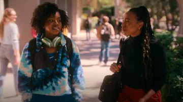 Sujetador deportivo acolchado para mujer Nike Swoosh Medium Support usado por Willow (Renika Williams) como se ve en The Sex Lives of College Girls (T03E02)