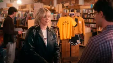 Cinq A Sept Kylie Blazer worn by Leighton Murray (Reneé Rapp) as seen in The Sex Lives of College Girls (S03E02)