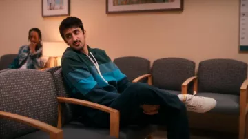 Zapatillas de cuero clásicas Reebok usadas por Arvind (Nabeel Muscatwalla) como se ve en The Sex Lives of College Girls (T03E02)