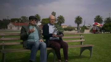 Outfits of The Kominsky Method: Michael Douglas wears transparent sunglasses to play Sandy Kominsky in season 1, episode 6