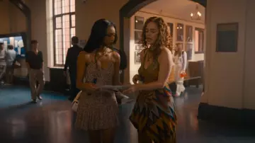 Sac à bandoulière convertible matelassé Coach Madison porté par Annie Grover (Savannah Lee Smith) comme on le voit dans Cruel Intentions (S01E03)