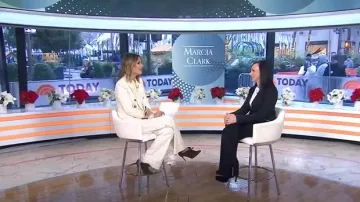 Veronica Beard Tonelli Windowpane Wide-Leg Pants worn by Savannah Guthrie as seen in Today on December 2, 2024
