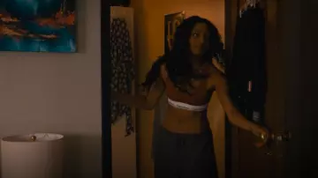 Soutien-gorge moderne légèrement doublé de Calvin Klein portée par Annie Grover (Savannah Lee Smith) comme on le voit dans Cruel Intentions (S01E07)