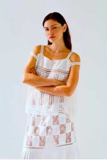 Chanel Top Embroidered Cotton Poplin & Lace White worn by Phoebe Tonkin on her Instagram Post on December 6, 2024