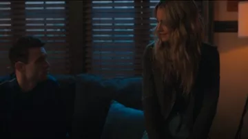 True Religion Becca Mid-Rise Bootcut Jean usado por Lucy Albright (Grace Van Patten) como se ve en Tell Me Lies (T02E03)