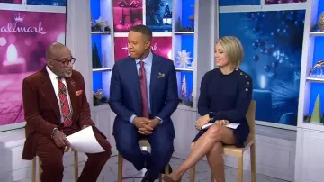 Derek Lam 10 Crosby Camden Sweater Dress usado por Dylan Dreyer como se ve en Today el 4 de diciembre de 2024