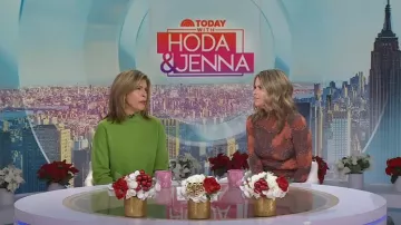 Ulla Johnson Aurelia Cuello de tortuga con estampado floral usado por Jenna Bush Hager como se ve en Today with Hoda & Jenna el 4 de diciembre de 2024