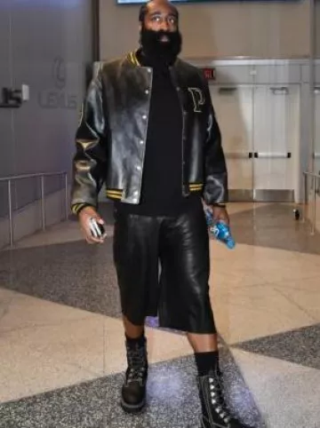 Blouson aviateur Prada en cuir noir porté par James Harden sur le compte Instagram @nbafashionfits