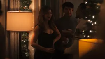 Réalisation Par L’Anouk En Cosmos Devoré porté par Bree (Catherine Missal) comme on le voit dans Tell Me Lies (S02E07)